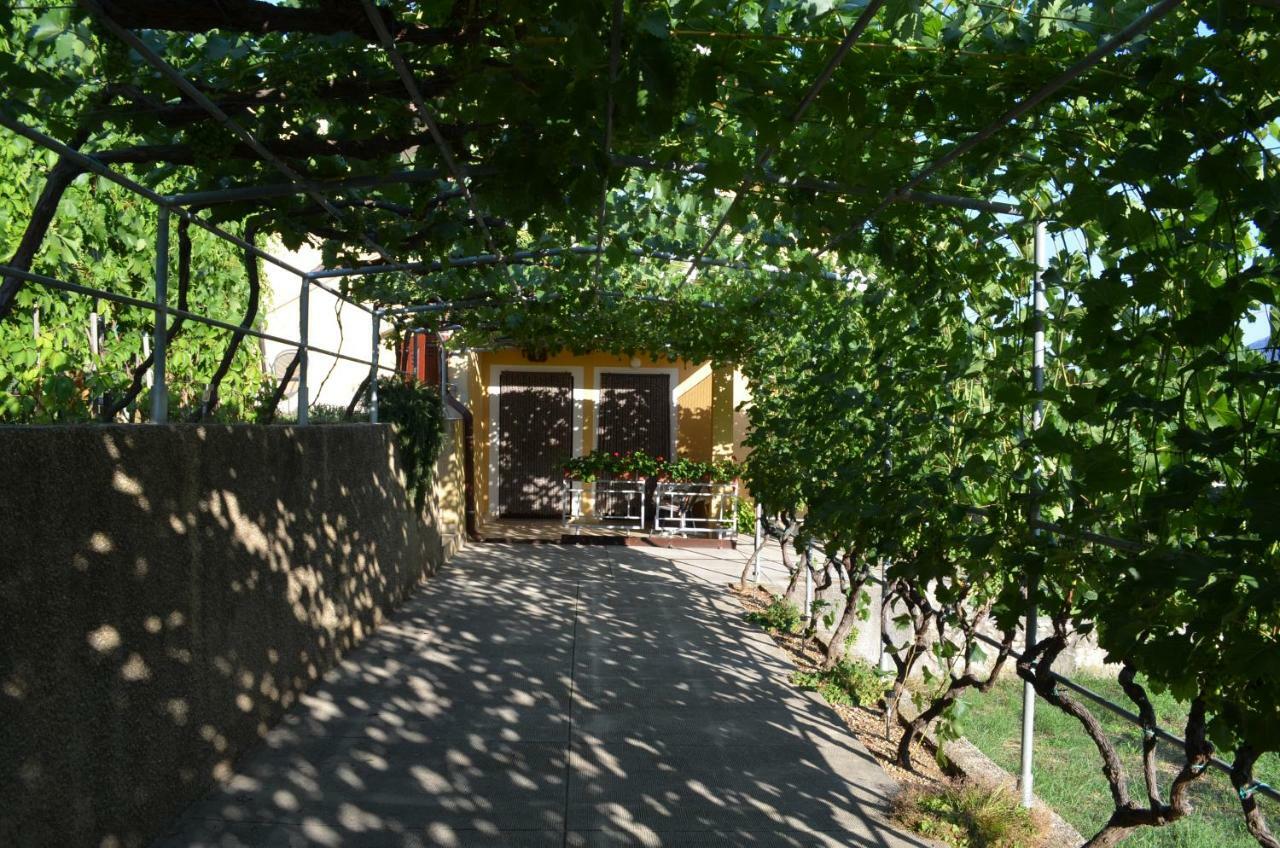 Apartments Elizabeta Draga Bascanska Экстерьер фото